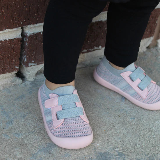 FlexiFeet™ | Ademend, flexibele sokschoenen voor kinderen