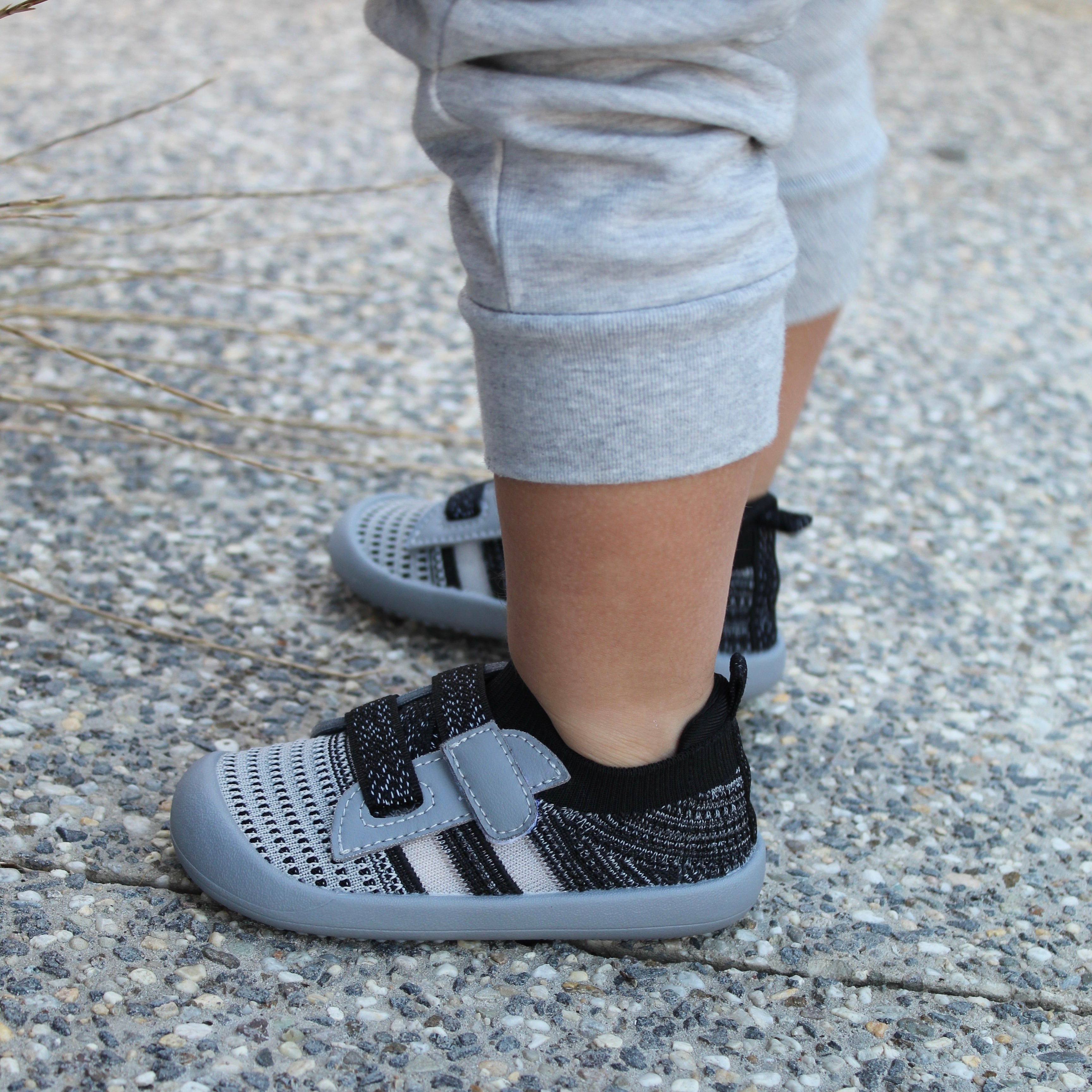 FlexiFeet™ | Ademend, flexibele sokschoenen voor kinderen
